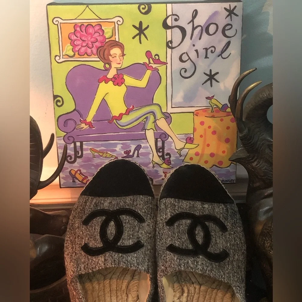CHANEL Womens Gray Felt Espadrilles with Black CC Logo
